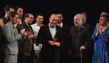 İzmir Şehir Tiyatrosu sanatçılarından Başkan Soyer'e teşekkür “Türk tiyatrosunda tarih yazdınız Sayın Başkan"