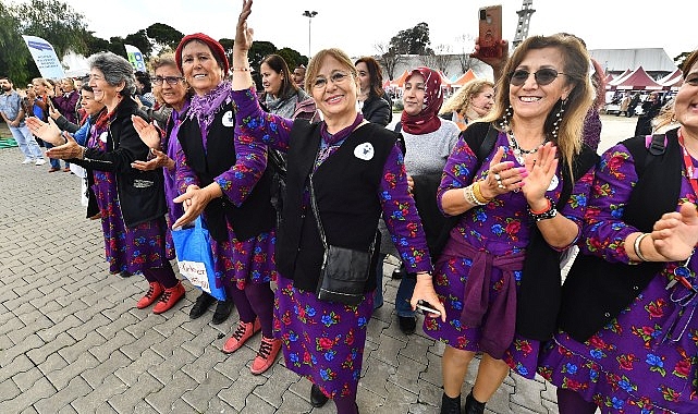 İzmir'de festival havasında Kadınlar Günü kutlaması “Bugün olmadığında eşitliği sağladık diyeceğiz"