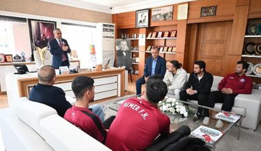 Şampiyon, Kemer 2020 Futbol Kulübü'nden Başkan Topaloğlu'na ziyaret