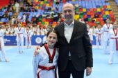 Selçuklu Belediye Başkanı Ahmet Pekyatırmacı, Selçuklu Belediyespor Kulübü'nde Tekvando branşında eğitim gören sporcuların kuşak heyecanına ortak oldu