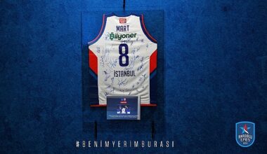 Videolu Basın Bülteni: Anadolu Efes'in 8 Mart Dünya Kadınlar Günü Özel İmzalı Forması Kulüpteki Yerini Aldı