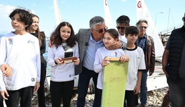 Yat Yelken Kulübü'nden Başkan Topaloğlu'na teşekkür plaketi