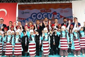 23 Nisan Ulusal Egemenlik ve Çocuk Bayramı, Bağcılar Belediyesi tarafından düzenlenen bir festivalle coşkuyla kutlanıyor
