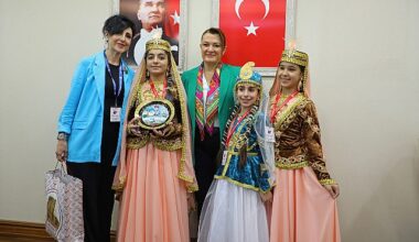 Dünya çocukları Antalya Büyükşehir Belediyesi'ni ziyaret etti