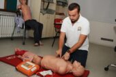 Karşıyaka'da ilk yardım kursları aralıksız devam ediyor