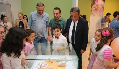 Küçükçekmece Belediyesi'nden Dünya Otizm Farkındalık Günü'nde Anlamlı Sergi