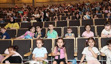 Minikler eleştirel bakış açısı kazanıyor