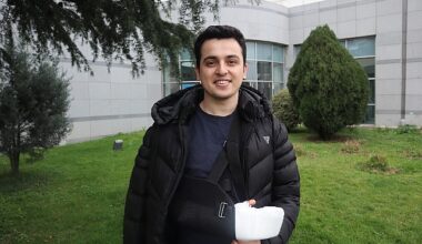10 saatlik bir ameliyatla ayak parmağı, eline nakledildi