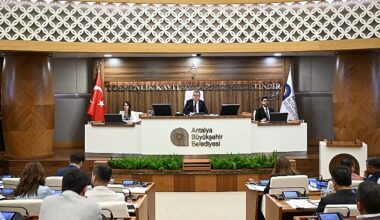 Antalya Büyükşehir ve ASAT’ın 2023 mali yılı kesin hesapları oy birliğiyle kabul edildi