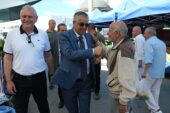 Başkan Topaloğlu’ndan pazar esnafına ziyaret