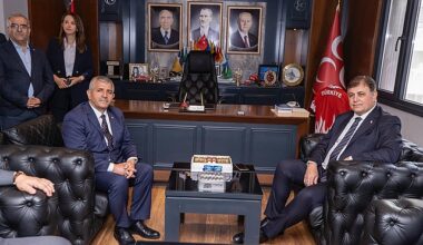 Başkan Tugay’dan MHP’ye ziyaret  “İzmir’i tüm siyasi partilerle yönetmek istiyoruz”