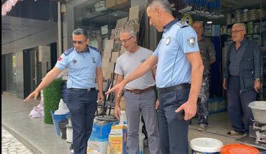 Bayraklı’da kaldırım işgallerine denetim