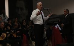 Burhaniye Alevi Kültür Derneği Korosu, Reha Yurdakul Salonu'nda düzenlediği Türk Halk Müziği Konseri ile sanatseverlerle buluştu