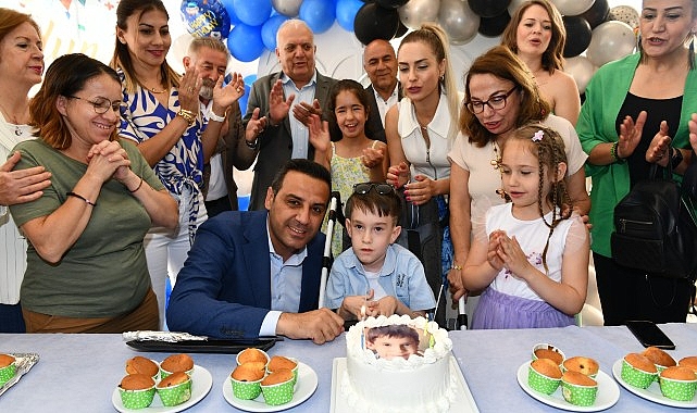 Çiğli Belediye Başkanı Onur Emrah Yıldız’dan SMA Hastası Doruk’a Doğum Günü Sürprizi