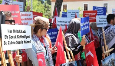 Dokuz Eylül Üniversitesi (DEÜ) öğrencileri, Gazze’de İsrail’in sivillere yönelik sürdürdüğü ölümcül saldırılara karşı bir kez daha harekete geçti