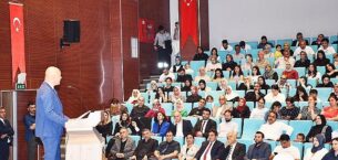 Harran Üniversitesinde Eczacılık Fakültesi Öğrencileri Beyaz Önlüklerini Giydi