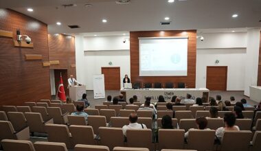 İzmir İl Milli Eğitim Müdürlüğü’nün yürüttüğü ‘DeThink’ projesi kapsamında oluşturulan teknoloji destekli platform, ortaokul öğretmenlerinin kullanımına sunuldu