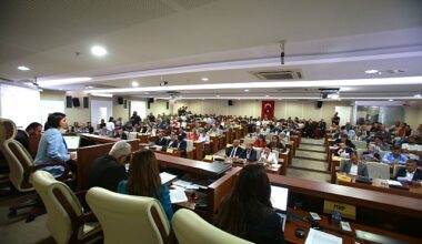 Karabağlar Belediye Meclisi Mayıs Ayı toplantısını gerçekleştirdi: Nisan ayı faaliyetleri paylaşıldı
