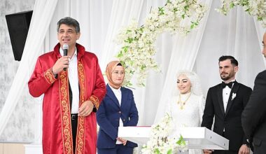 Kartepe Belediye Başkanı Av.M.Mustafa Kocaman, hemşehrilerinin en mutlu günlerinde yanlarında olmaya devam ediyor