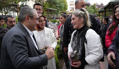 Keçiören Belediye Başkanı Dr. Mesut Özarslan ve eşi Filiz Özarslan Anneler Günü’nü kutladı