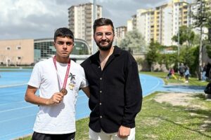 Nevşehir Belediyesi Gençlik ve Spor Kulübü sporcusu Batuhan Ergöz, Kayseri’de gerçekleştirilen U16 – U18 Atletizm Bölgesel Seçme Yarışmalarında bölge şampiyonu oldu