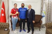 Şampiyon Sporcudan Başkan Öztürk’e Ziyaret