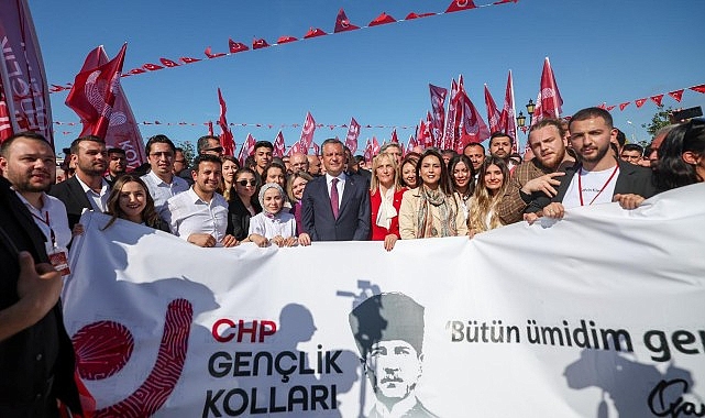 Samsun’da 19 Mayıs coşkusu  Başkan Tugay kortej yürüyüşü ve törene katıldı