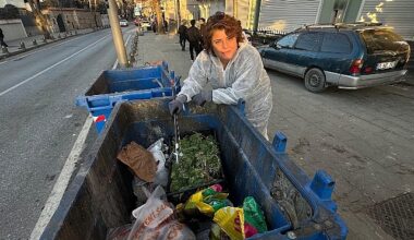 Ünlü Şef Refika Birgül, Gıda İsrafına Dikkat Çekmek ve Boşa Harcama Demek için Çöp Konteynerine Girdi