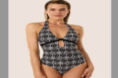 Üçgen Bikini Modelleri ile Plajda Şıklık