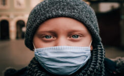 Otizmli Çocuklarda Ekran Süresi: Riskler ve Öneriler