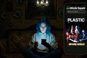 Plastic’ten “Her Gün”e Yapay Zekâ Destekli Müzik Videosu