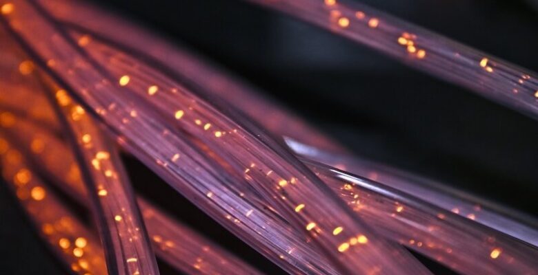 Fiber Hızında Gelişen Uçurum: Kimler Bağlı, Kimler Dışarıda