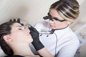 Kalıcı Makyaj Artık Milyar Dolarlık Bir Endüstri