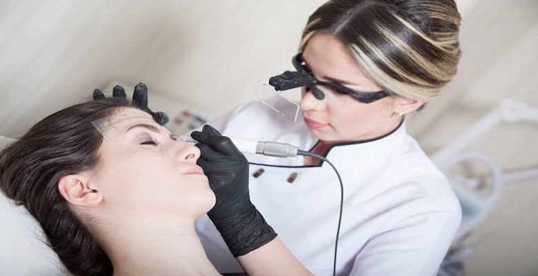 Kalıcı Makyaj Artık Milyar Dolarlık Bir Endüstri