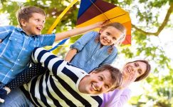 Mutlu Çocuk Yetiştirmek Mümkün mü?