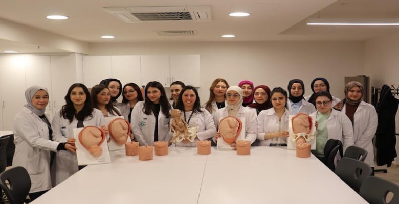 Dijitalleşme Ebelik Hizmetlerini Dönüştürüyor